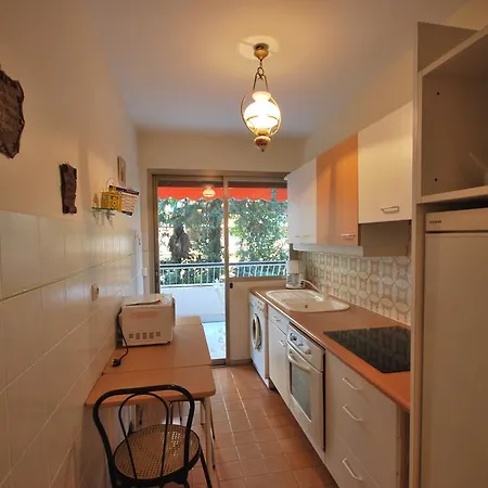 Fleuris One Bed Apartment *