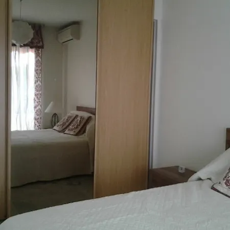 Fleuris One Bed